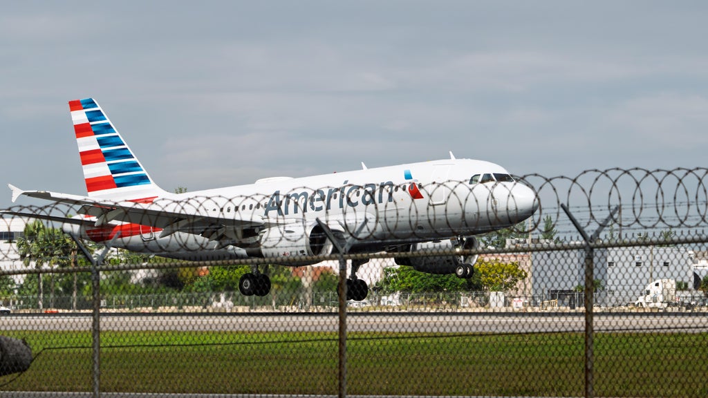 American Airlines flight to Guyana returns to Miami after passenger allegedly threatens crew — CBS Miami, Abilene Community news