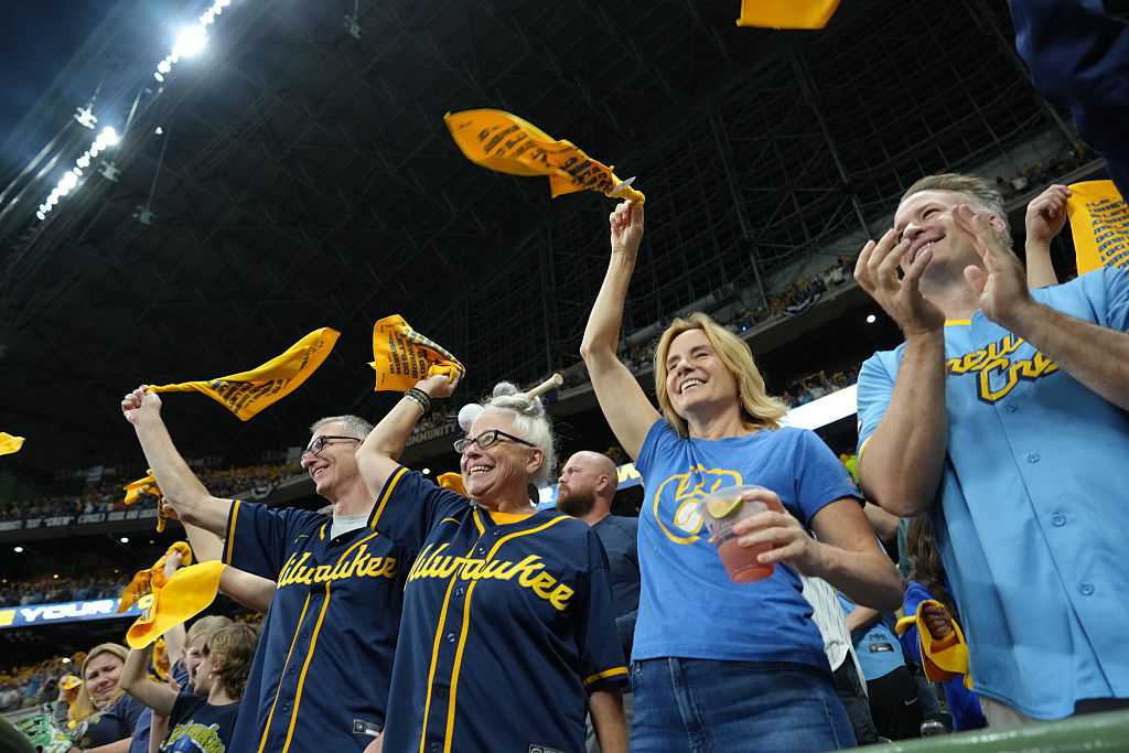 LIST: World Series shuttles and watch parties in SE Wisconsin — WISN 12 Milwaukee, Abilene Sports news