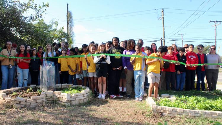 Keep Waco Beautiful hosts ribbon cutting to celebrate Green Schools project growth — Abilene Schools news