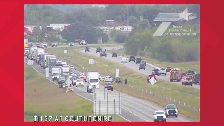 SAFD: 1 ejected, hospitalized after rollover crash on I-37 — KENS 5 (San Antonio)