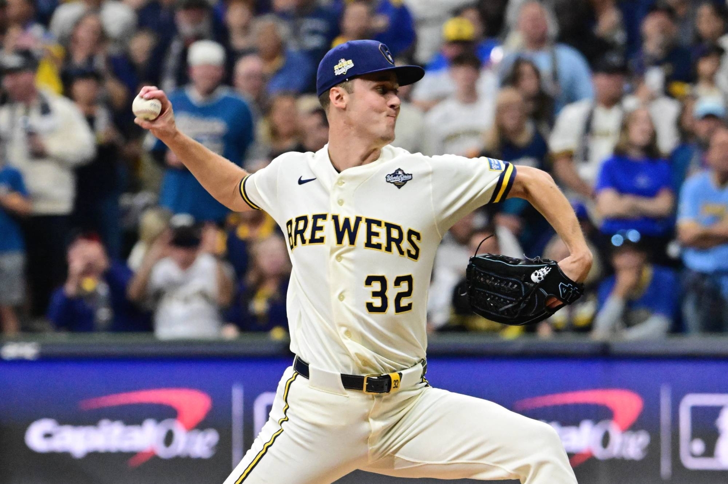  Brewers hold on in ninth to edge Rays in Game 1 of World Series  — Japan Times, Abilene Sports news